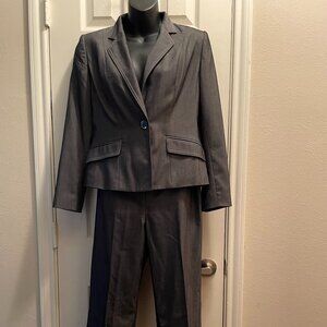 Suit Studio Women 2 Piece Grey & White Suit